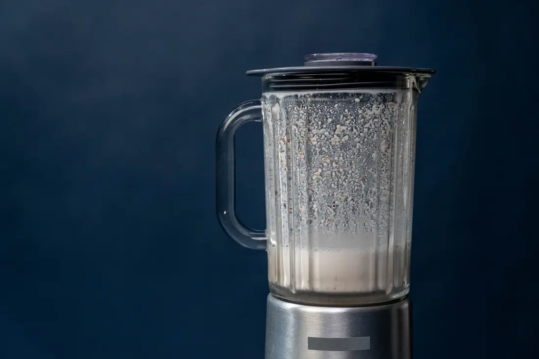 A blender jug