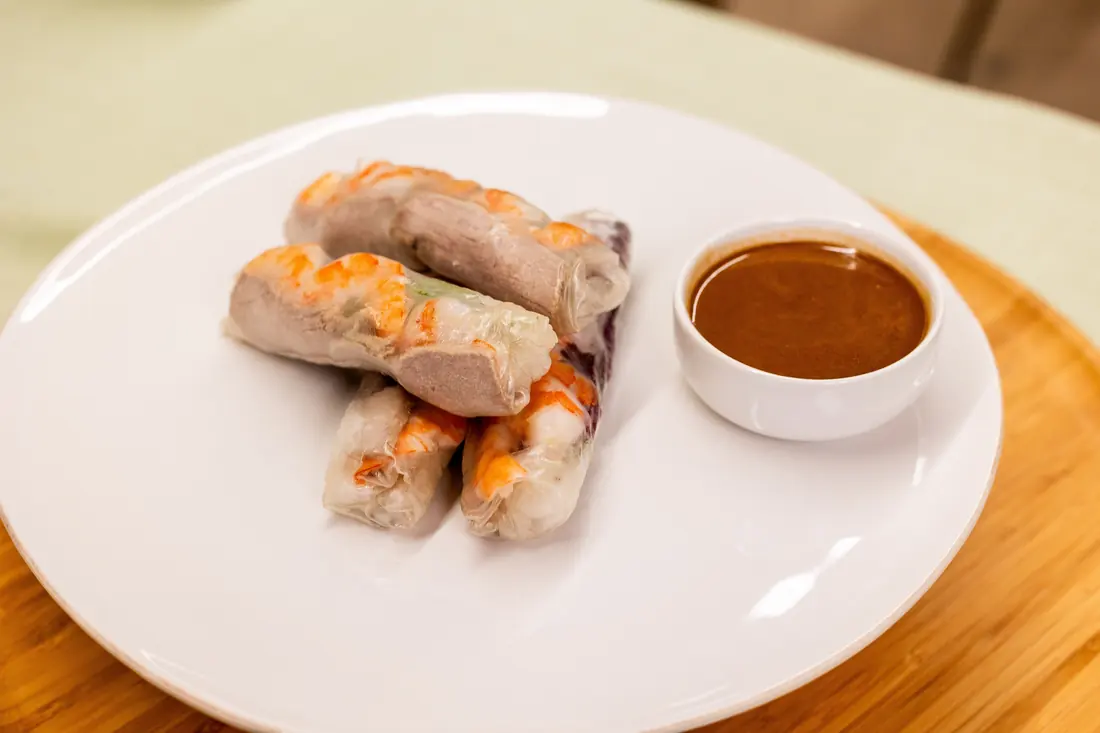 Spring rolls with a dipping sauce