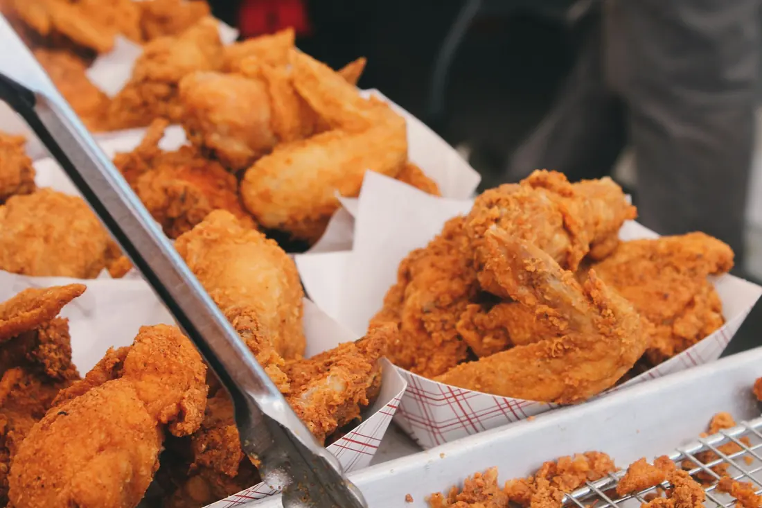 Fried pieces in serving baskets